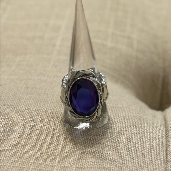 Stunning Purple Crystal Ring - Picture 3 of 4